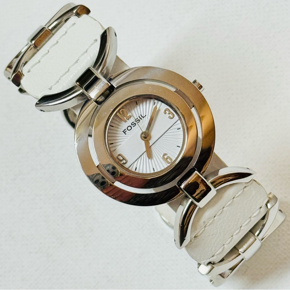 Fossil Round Leather Link Women's Bracelet Watch Silver Stainless ES-1977